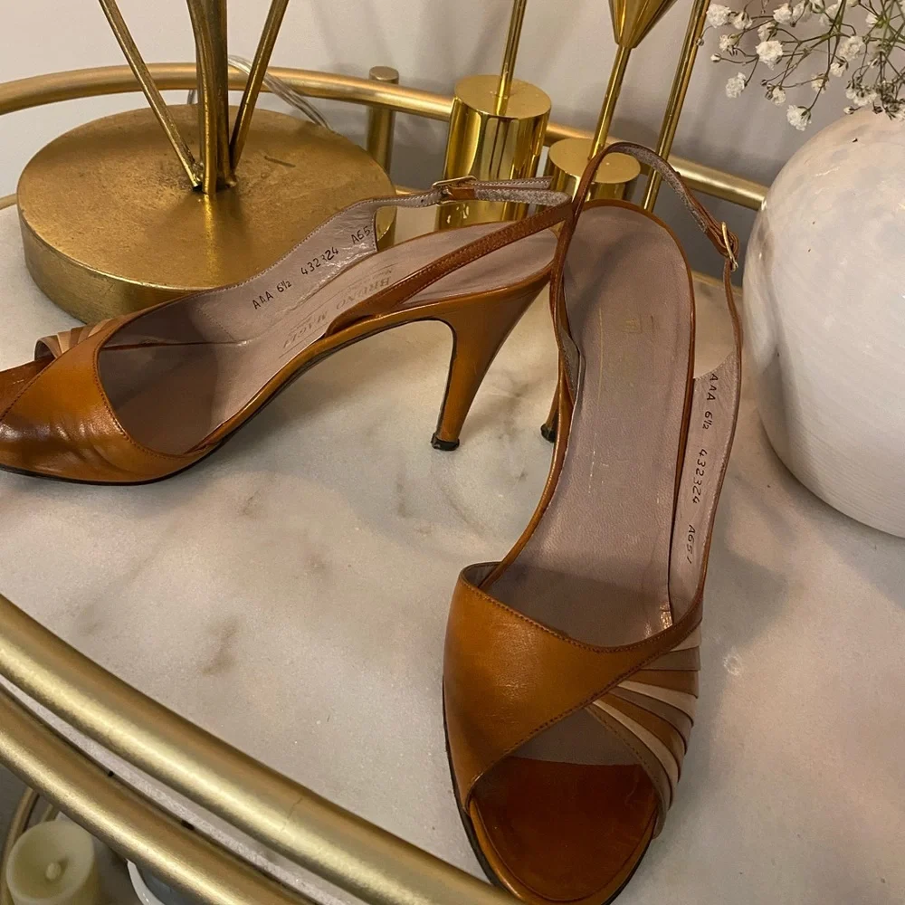 Vintage Bruno Magli Slingback pumps - Picture 2 of 3